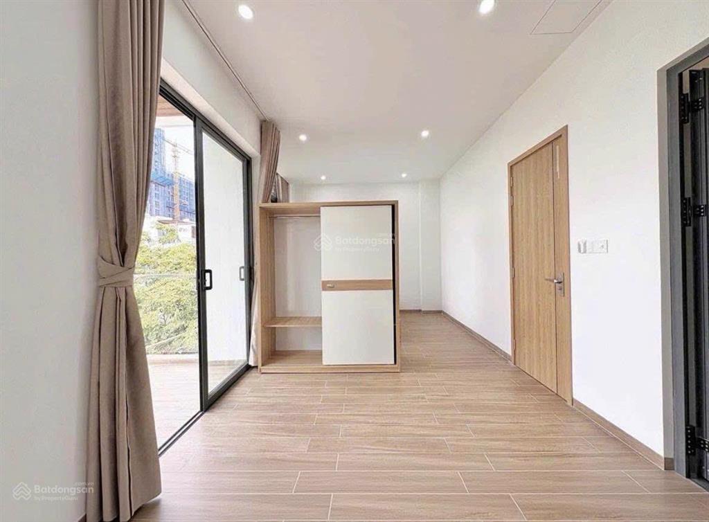 Sắp trống căn hộ ban công / cửa sổ thoáng ngay đảo kim cương