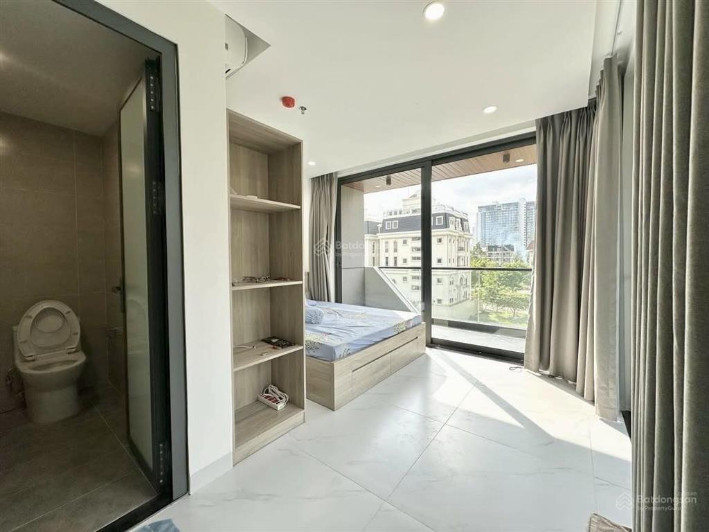 Cho thuê căn hộ ban công view thoáng ngay đảo kim cương  gần khu thủ thiêm sala