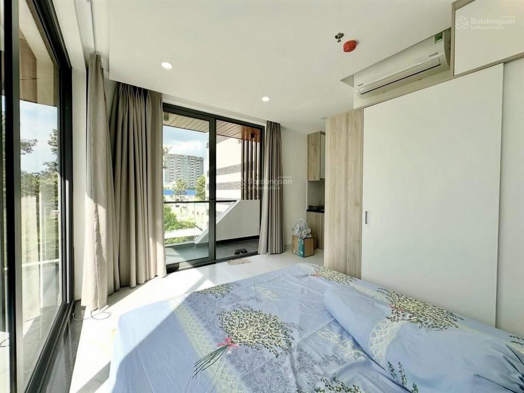 Cho thuê căn hộ ban công view thoáng ngay đảo kim cương  gần khu thủ thiêm sala