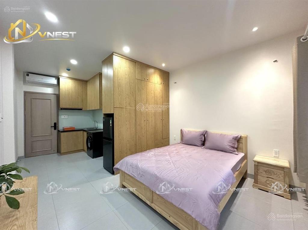 Cho thuê căn hộ đầy đủ nội thất ban công thoáng  gần cầu sài gòn