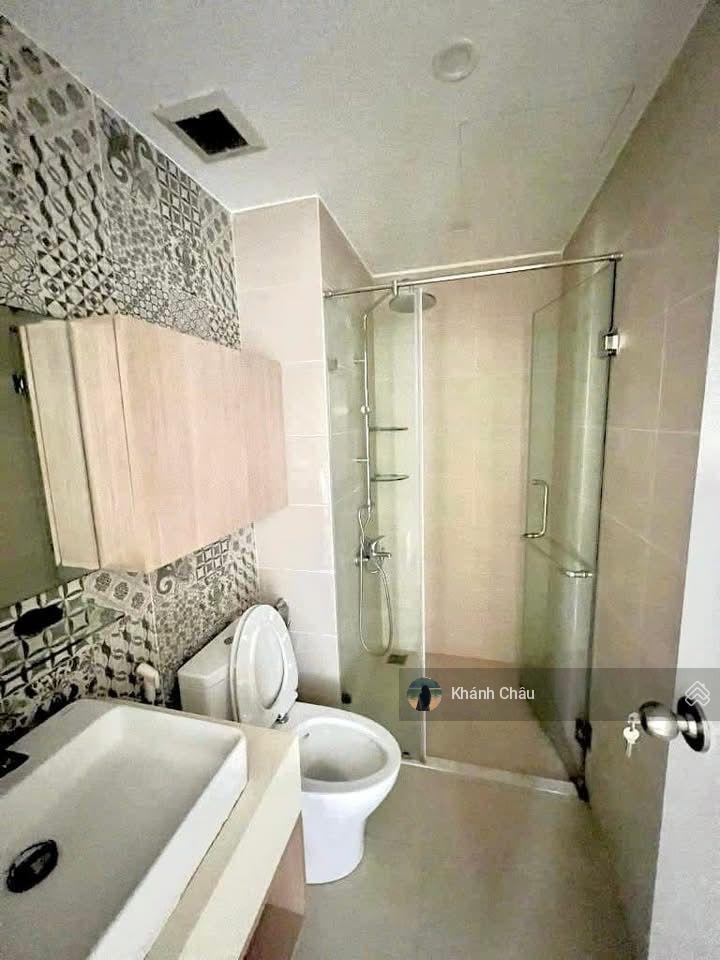 Bán gấp cc tô ký tower, q12, 68m2, 2pn 2wc, 1,95 tỷ