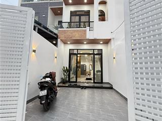 Bán nhà mới xây xong 3 ngày kiệt ô tô có sân để ô tô