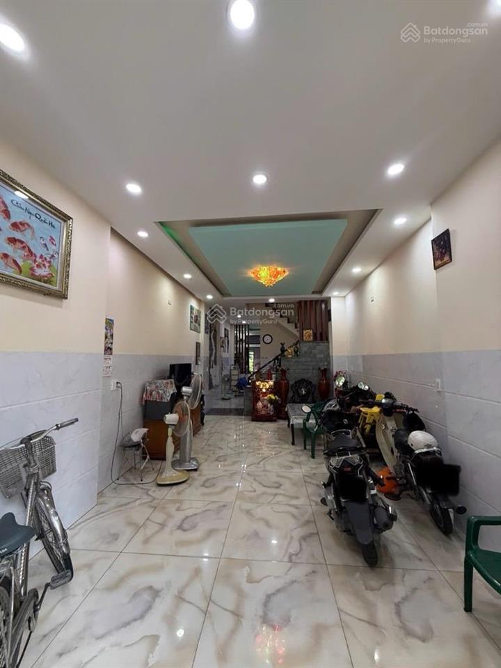 Bán nhà mt bàu cát,gần đồng đen,nhà đẹp,đường rộng 18m,tiện ở hoặc kinh doanh.dt 4,3x29m,4 tầng.