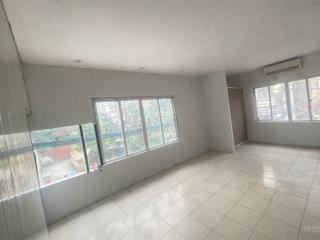 Cho thuê tầng 2 mặt đường rộng