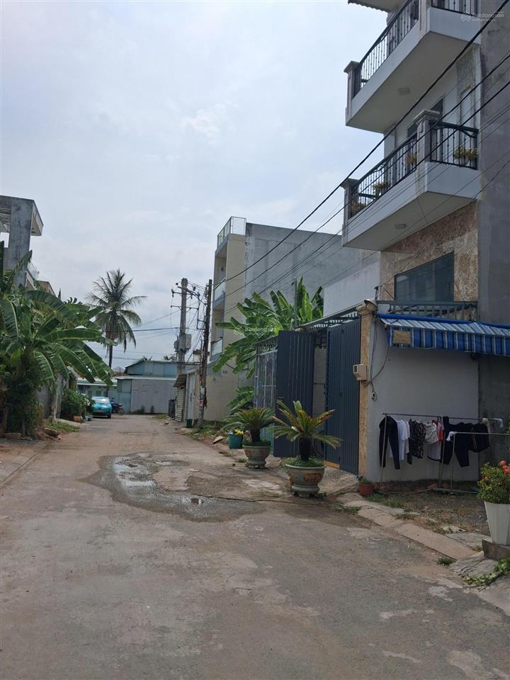 Chủ ket bank,chỉ 5 tỉ ,dt 90m2,lô đất full thổ cư,lã xuân oai.