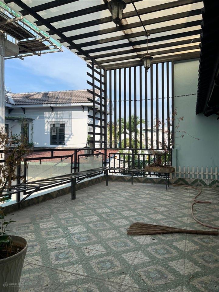 Bán nhà chỉ 5,2 tỉ nhà 2 tầng ,dt 79 m2,gần đại học tài chính ,lã xuân oai
