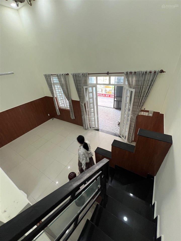 Bán nhà chỉ 5,2 tỉ nhà 2 tầng ,dt 79 m2,gần đại học tài chính ,lã xuân oai