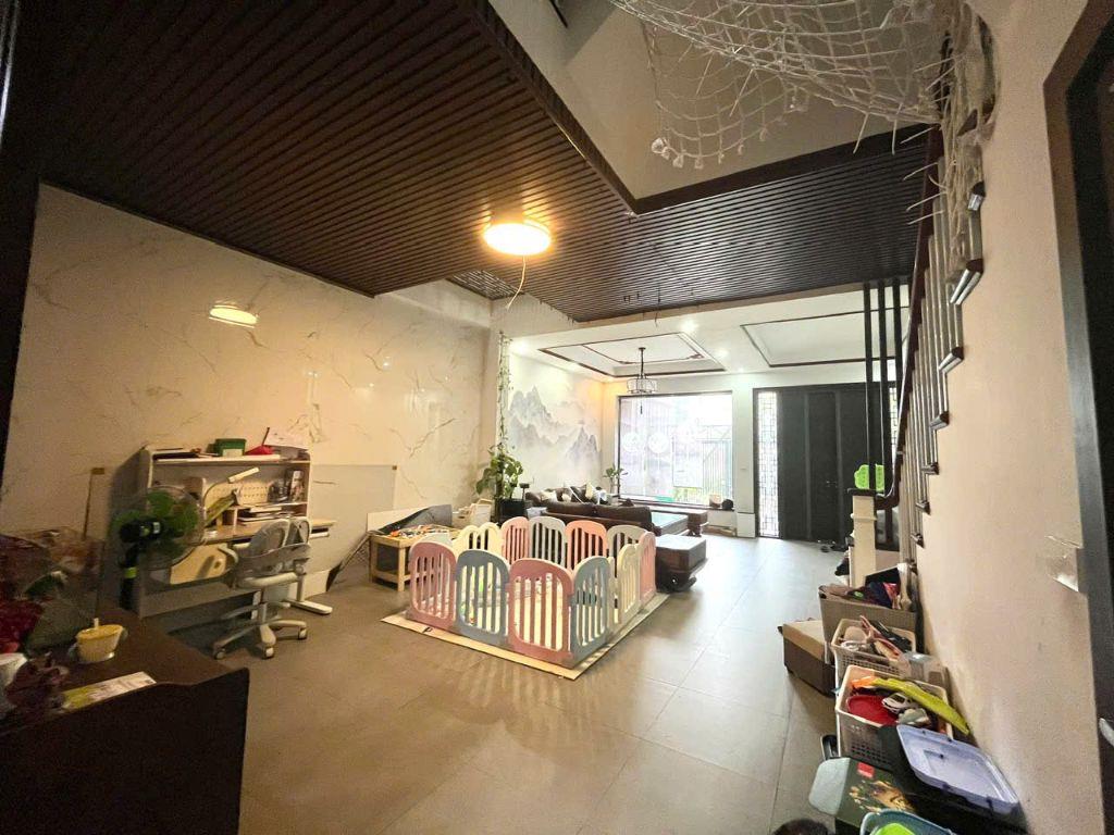 Bán nhà vườn khu D Hoàn thiện siêu đẹp, trước mặt trường học bước chân tới vườn hoa