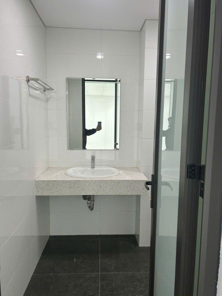Giá Sốc chỉ còn 30 tỷ cho căn BT 200m2 khu C hoàn thiện đẹp có thang máy, cho thuê 40 tr/tháng
