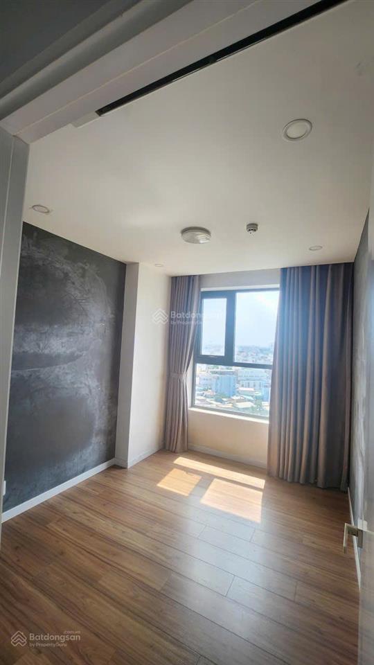 Chính chủ gửi em bán căn hộ 2pn + 2wc giá tốt nhất dự án.  em 0901 002 ***