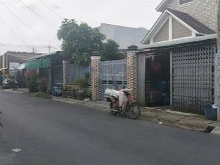 Bán nhà mặt tiền  cách chợ việt kiều 5 phút di chuyển  giá chỉ 3.x tỷ