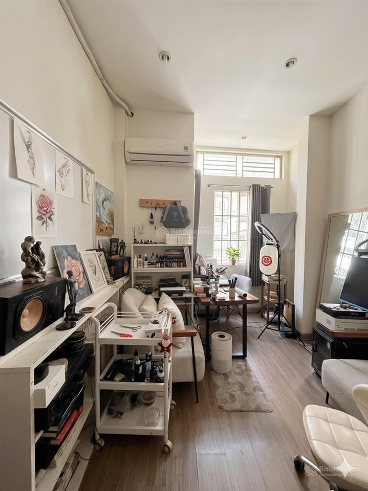 Hàng hiếm khu ngã tư hàng xanh  4 tầng 4 phòng ngủ, 38m2, chỉ 6.4 tỷ