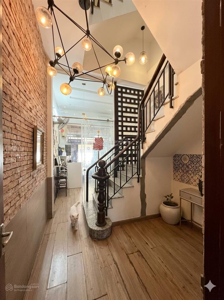 Hàng hiếm khu ngã tư hàng xanh  4 tầng 4 phòng ngủ, 38m2, chỉ 6.4 tỷ