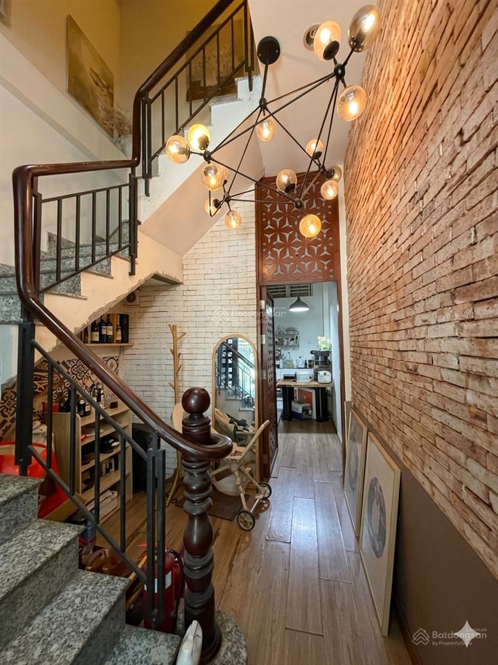 Hàng hiếm khu ngã tư hàng xanh  4 tầng 4 phòng ngủ, 38m2, chỉ 6.4 tỷ