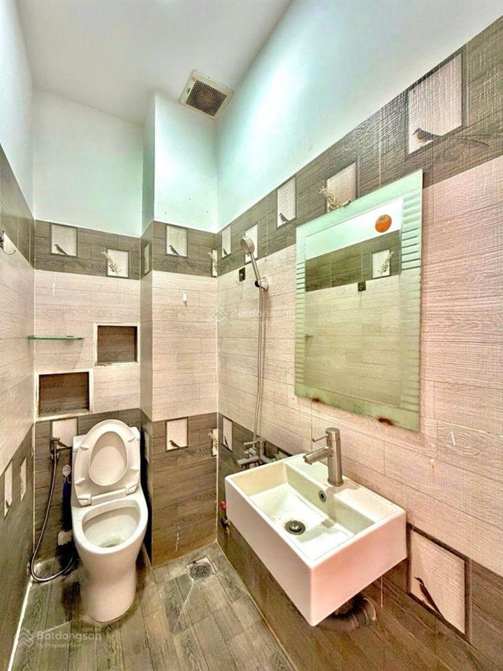 4 tầng btct 5 phòng ngủ  hẻm thông phan văn trị gần chợ bà chiểu