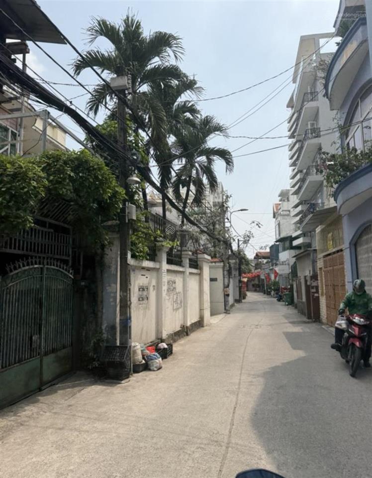 4 tầng, 3 phòng ngủ  ngang gần 5m, gần sát chợ bà chiểu tại chu văn an