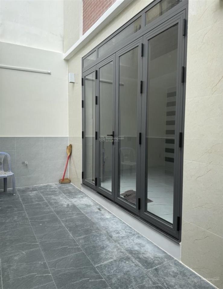 4 tầng, 3 phòng ngủ  ngang gần 5m, gần sát chợ bà chiểu tại chu văn an