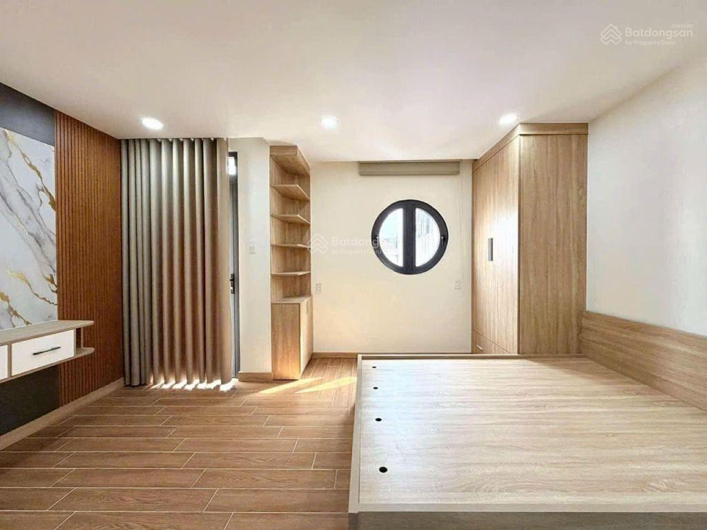 4 tầng, 3 phòng ngủ  ngang gần 5m, gần sát chợ bà chiểu tại chu văn an