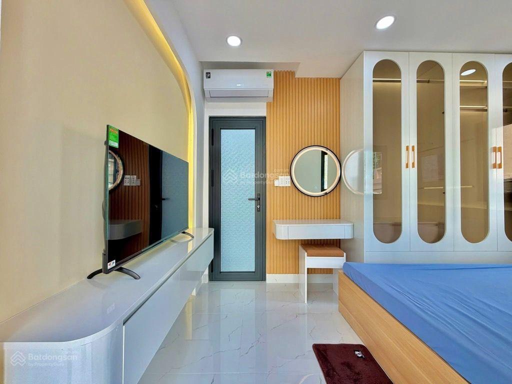 Lô góc hẻm xe hơi 6m  sát mặt tiền đường phan văn trị, 3 tầng, 3pn, giá chỉ 6.85 tỷ
