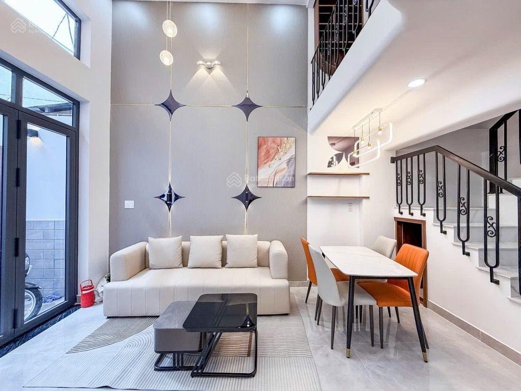 Bán nhà gần chợ thị nghè giáp q1  dt gần 50m2 nở hậu tài lộc