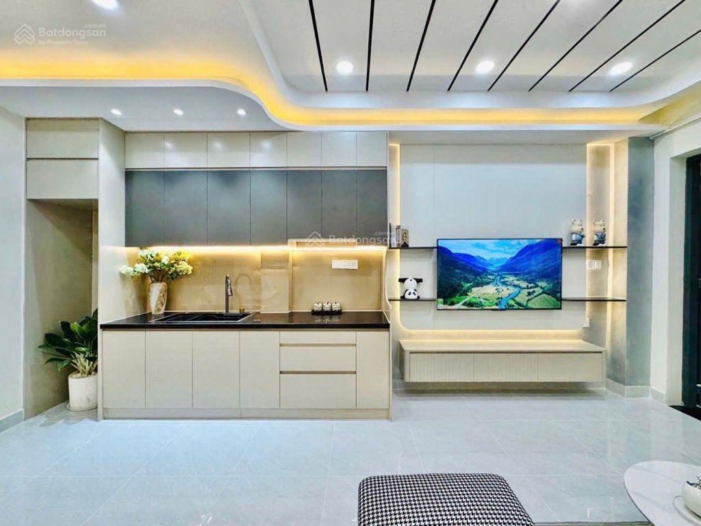 Nhà gần ngã tư hàng xanh  3 tầng 3phòng ngủ chỉ 5.x tỷ