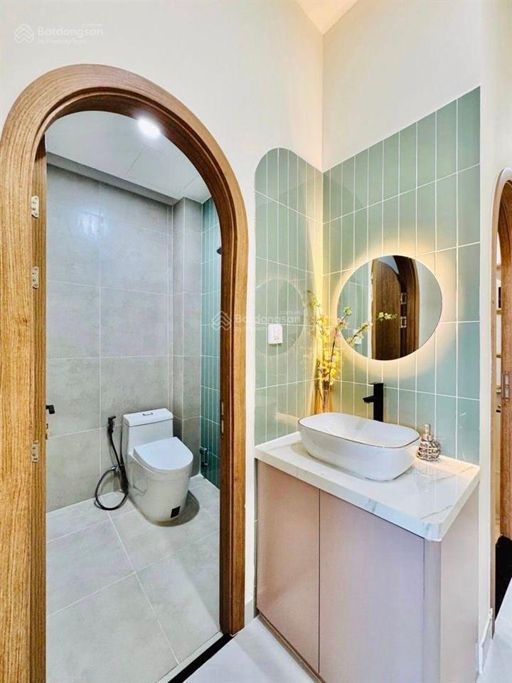 Nhà gần ngã tư hàng xanh  3 tầng 3phòng ngủ chỉ 5.x tỷ