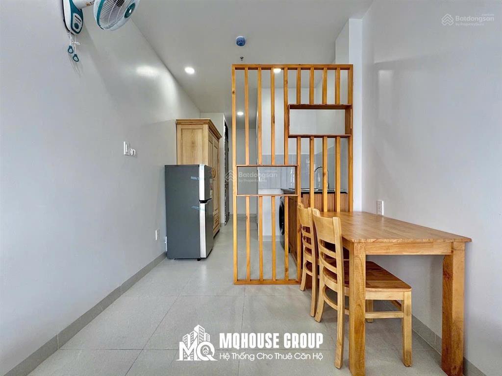 Cho thuê studio tách bếp/ban công khu
tân sơn  emart phan huy ích