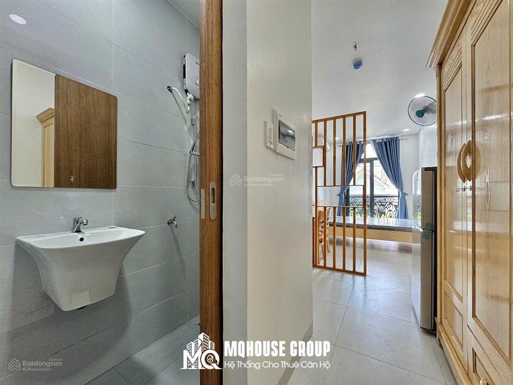 Cho thuê studio tách bếp/ban công khu
tân sơn  emart phan huy ích