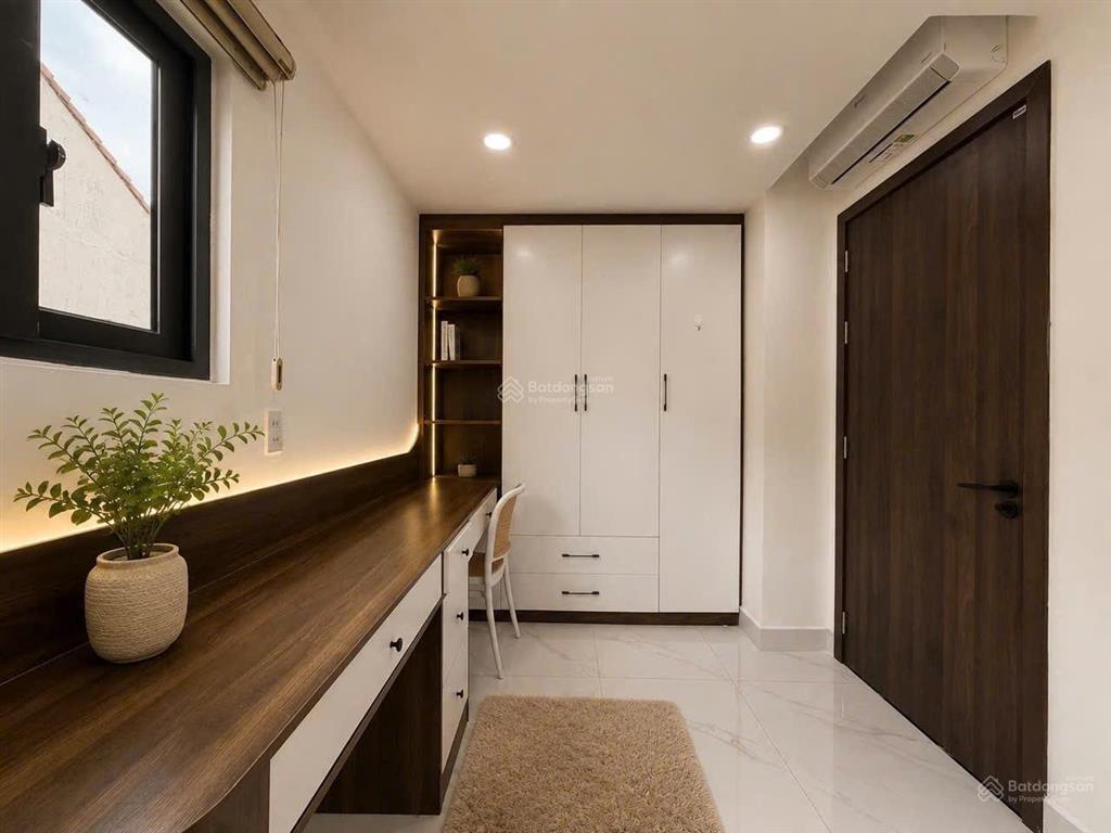 Cho thuê căn 2pn full nội thất cao cấp, sân sau ngay ngã 5 hàng xanh, gần đh vlu