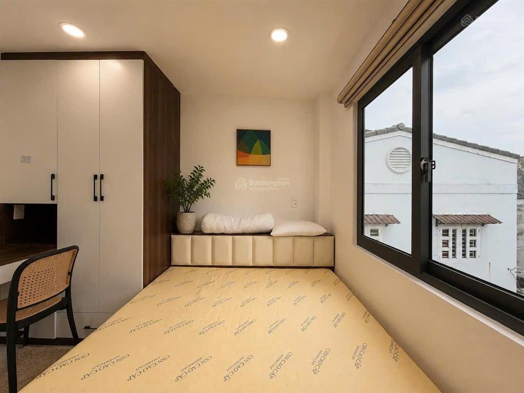Cho thuê căn 2pn full nội thất cao cấp, sân sau ngay ngã 5 hàng xanh, gần đh vlu