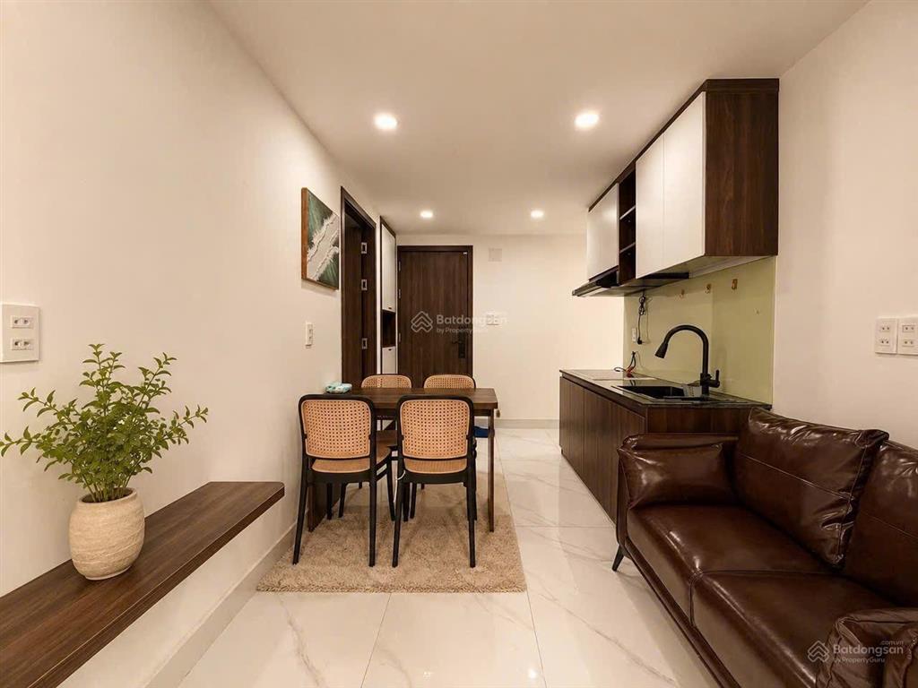 Cho thuê căn 2pn full nội thất cao cấp, sân sau ngay ngã 5 hàng xanh, gần đh vlu