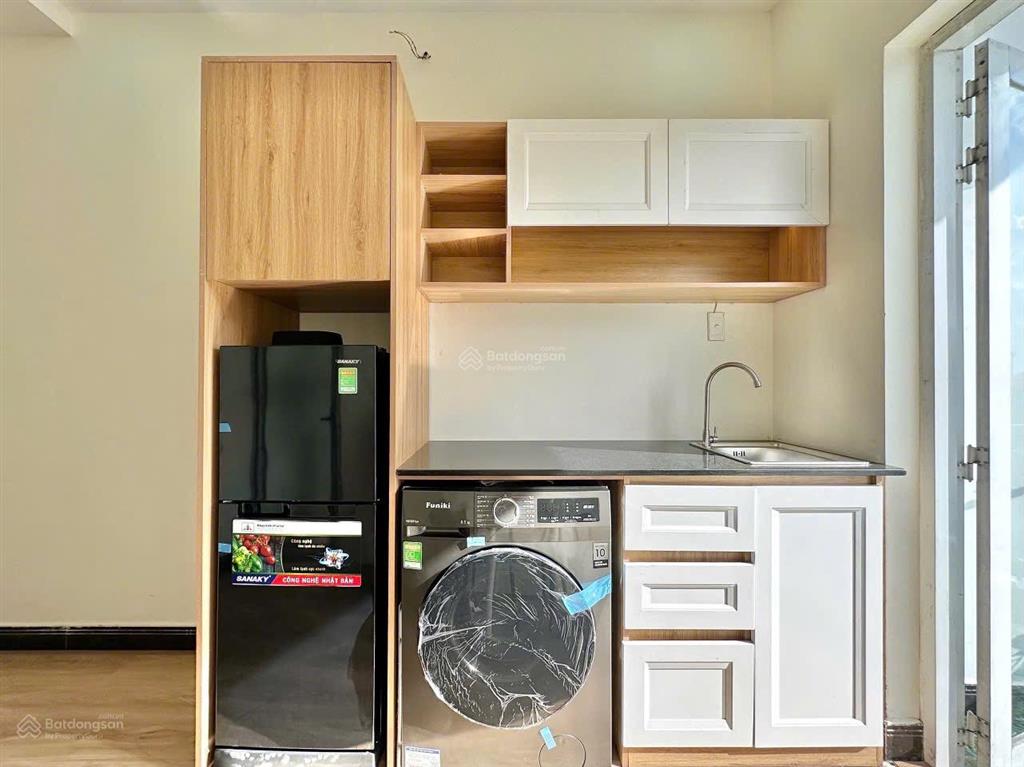 Cho thuê căn 1pn ban công full nội thất gần vlucông viên làng hoacity land
