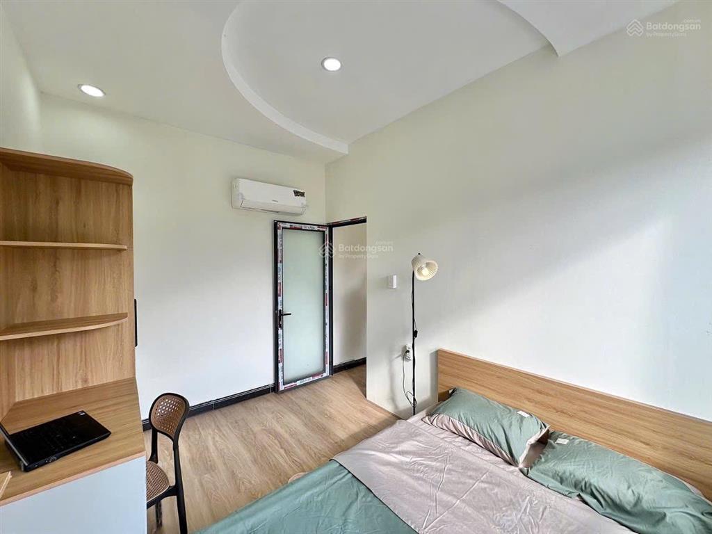 Cho thuê căn 1pn ban công full nội thất gần vlucông viên làng hoacity land