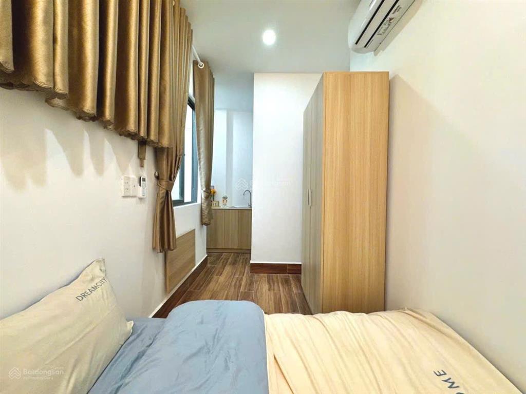 Cho thuê chdv full nội thất ban công/cửa sổ ngay cộng hoà, gần vaa, huit, huflit