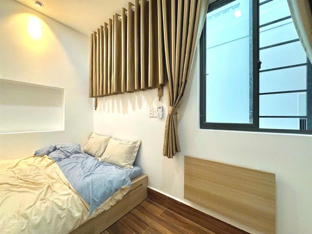 Cho thuê chdv full nội thất ban công/cửa sổ ngay cộng hoà, gần vaa, huit, huflit