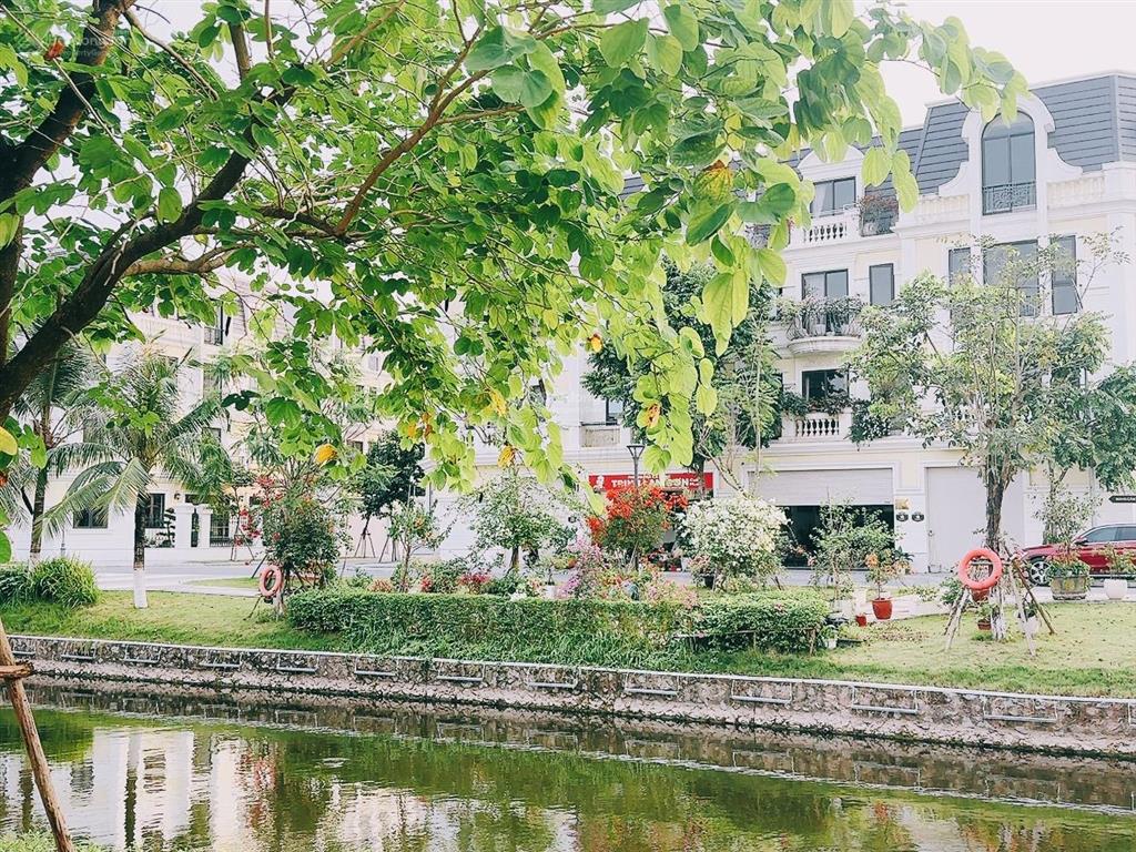 Chủ thiện chí bán nhanh biệt thự song lập giá tốt nhất dự án, trục đường đẹp căn đẹp ko lỗi nhỏ!
