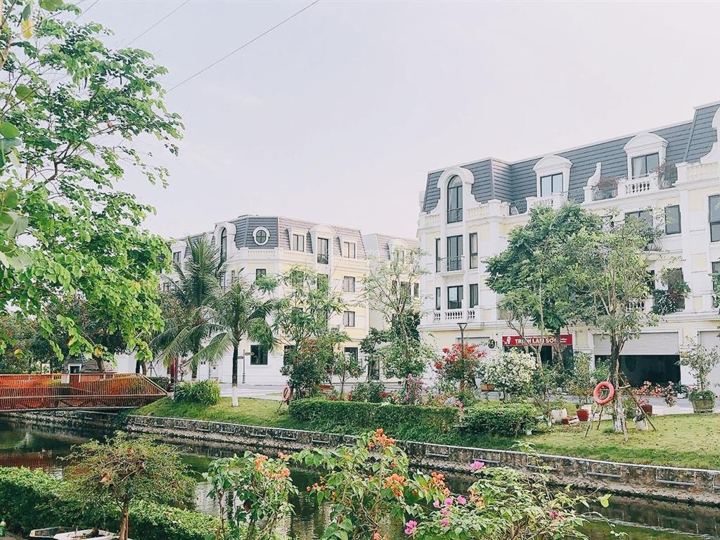 Chính chủ gửi bán căn bt song lập dt nhỏ cực hiếm 126m2 giá tốt nhất dự án, hàng hot ko lỗi nhỏ