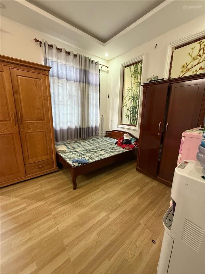 Nguyễn văn khối ngang gần 6m  3 tầng  mặt bằng kinh doanh đường 8m có vỉa hè, công viên trước nhà