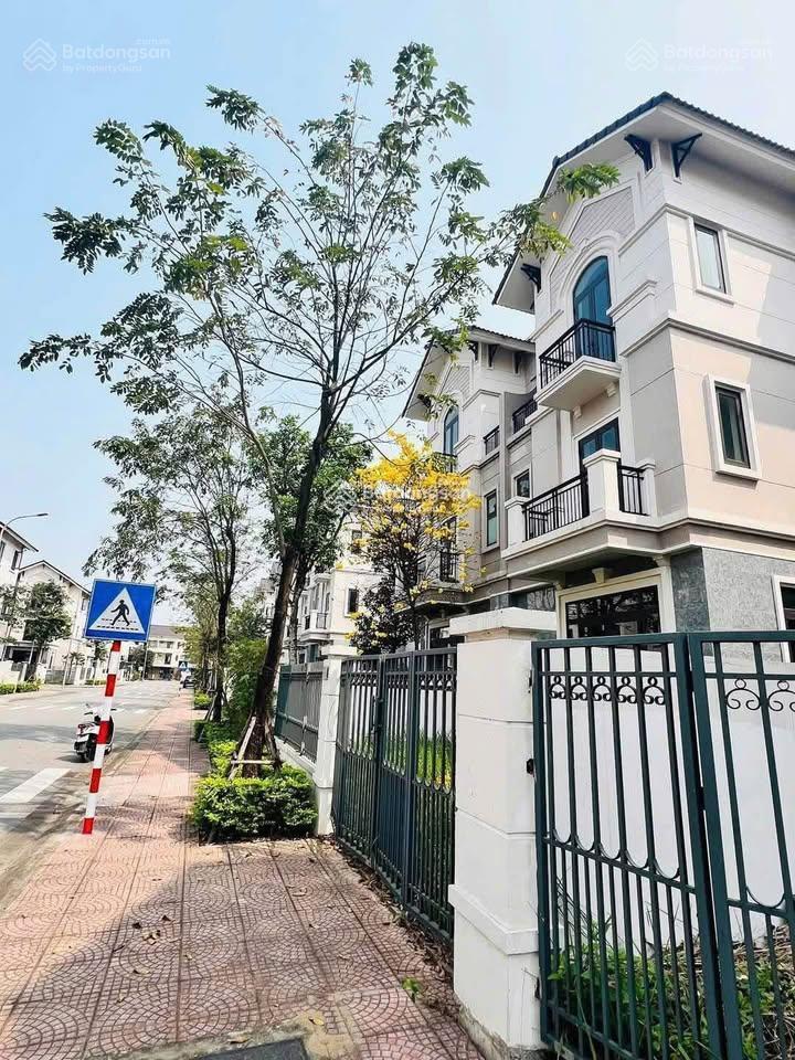 Bán biệt thự song lập 135m² hướng nam  centa city  gần ninh hiệp hà nội  giá 9 tỷ  sổ lâu dài