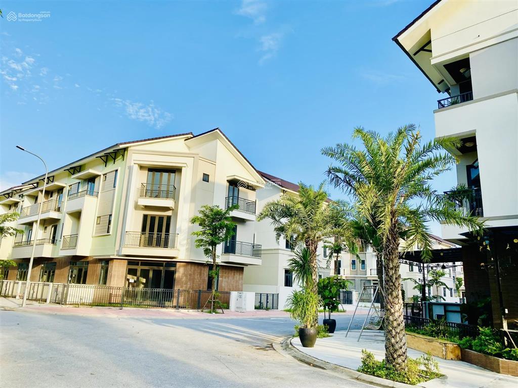 Chủ cần tiền bán gấp shophouse  centa city  hướng đông  sẵn sổ  giá chỉ 6,6 tỷ