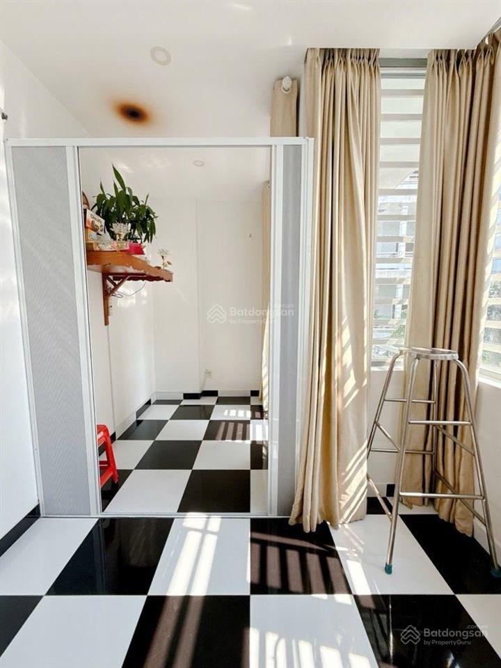 Nhà 3 tầng cách mt trần xuân soạn 30m  hẻm xe hơi sát himlam nhỉnh 6 tỷ