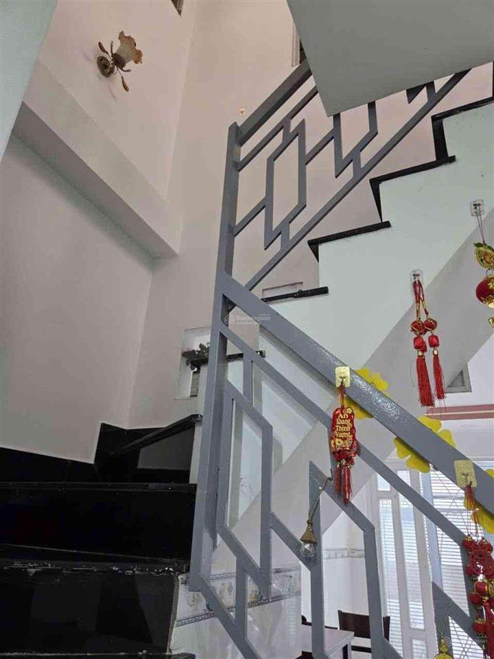 2,75 tỷ nhà 2 tầng 41m² đất  cách phú mỹ hưng 500m đủ công năng  sổ riêng
