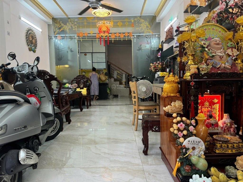 Chủ gấp bán đi định cư nhà 3 tầng chợ tân mỹ xe hơi tránh nhỉnh 10 tỷ tặng hết nội thất