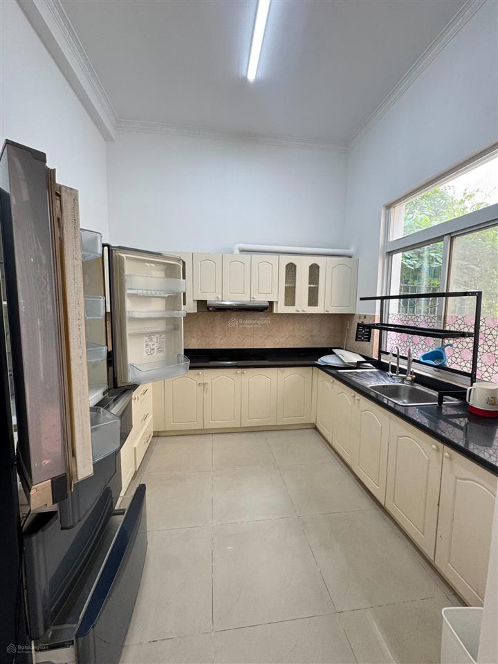 Cho thuê biệt thự phú mỹ hưng khu compound hưng thái 1, kế sc vivocity, 126m2(7x18) 3 lầu, 4pn, 4wc