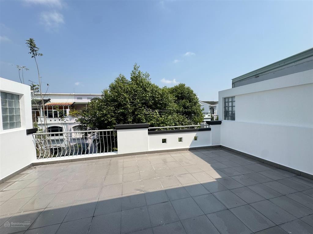 Cho thuê biệt thự phú mỹ hưng khu compound hưng thái 1, kế sc vivocity, 126m2(7x18) 3 lầu, 4pn, 4wc