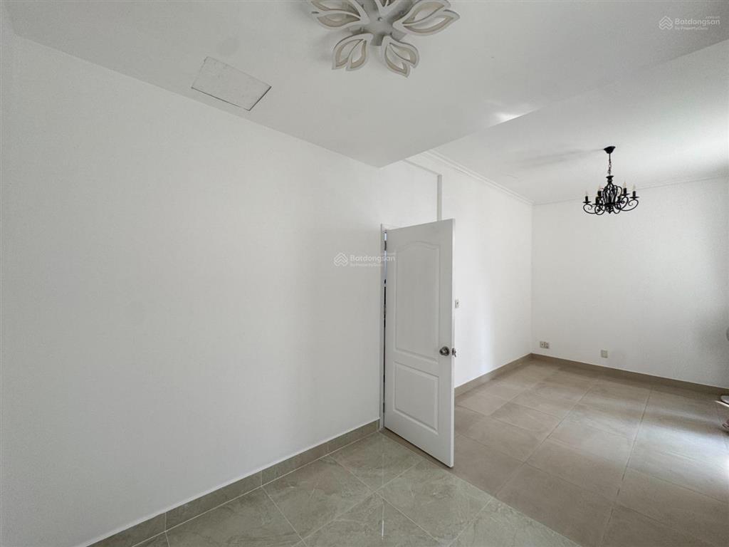 Cho thuê biệt thự phú mỹ hưng khu compound hưng thái 1, kế sc vivocity, 126m2(7x18) 3 lầu, 4pn, 4wc