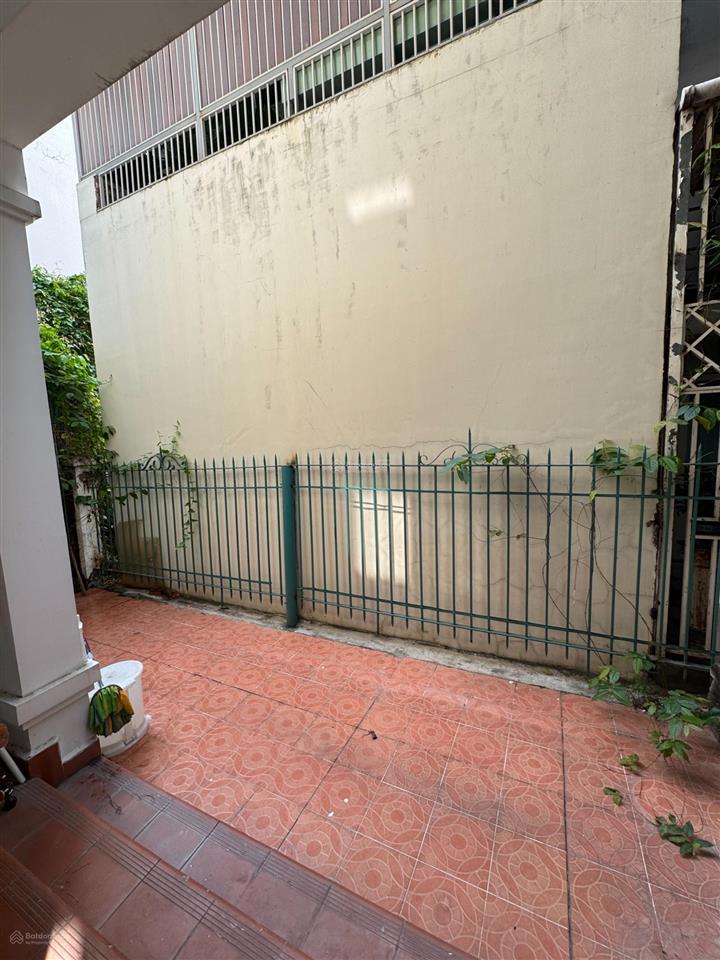 Cho thuê biệt thự phú mỹ hưng khu compound hưng thái 1, kế sc vivocity, 126m2(7x18) 3 lầu, 4pn, 4wc