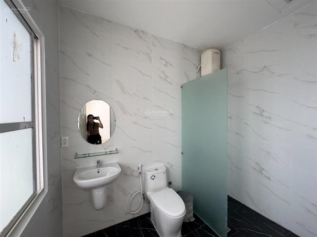 Cho thuê biệt thự phú mỹ hưng khu compound hưng thái 1, kế sc vivocity, 126m2(7x18) 3 lầu, 4pn, 4wc