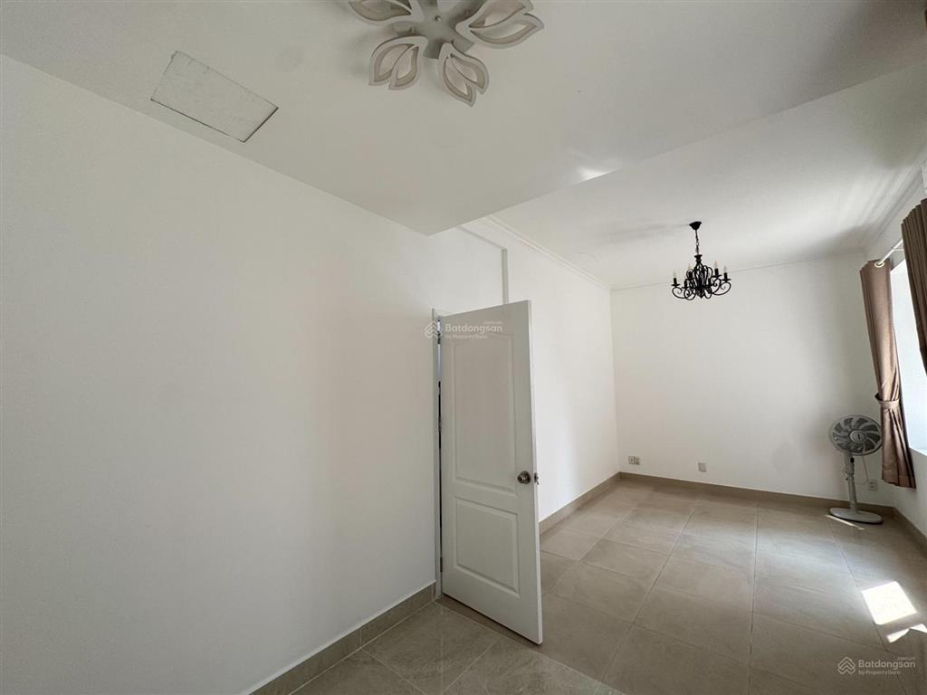 Cho thuê biệt thự phú mỹ hưng khu compound hưng thái 1, kế sc vivocity, 126m2(7x18) 3 lầu, 4pn, 4wc