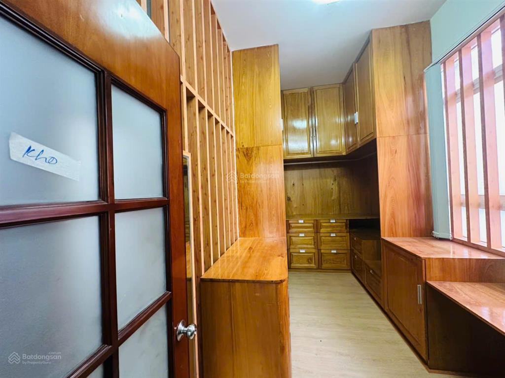 Cho thuê biệt thự song lập khu mỹ hoàng, phú mỹ hưng, 210m2(10,5x20) có thang máy, đường lớn, ít nt